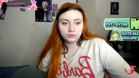 Snapshot of lily_shamy chatting on February 3, 2:45 pm Alice online show from February 3, 2:45 pm