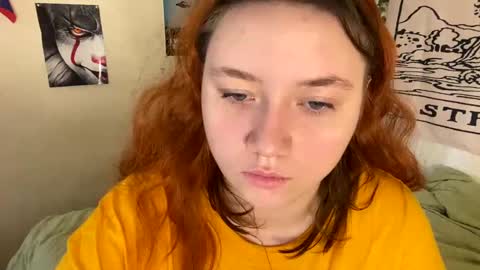 Snapshot of lily_shamy chatting on December 10, 10:17 am Alice online show from December 10, 10:17 am