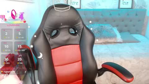 lily_tk online show from December 20, 3:32 am