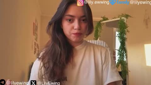 Snapshot of lilyewing_ chatting on September 8, 4:06 pm Lily   online show from September 8, 4:06 pm