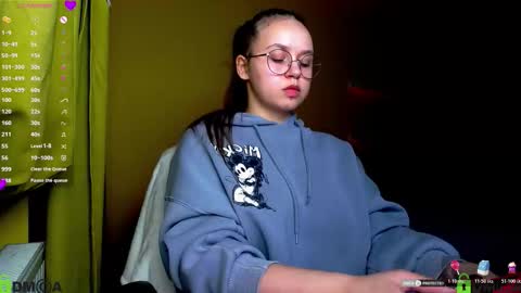 Lily online show from October 27, 2:01 pm