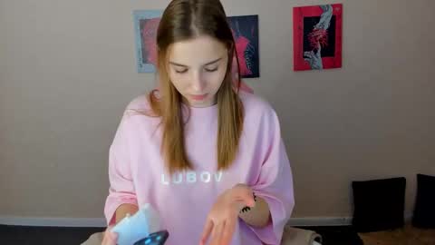 LINA online show from November 28, 1:19 am