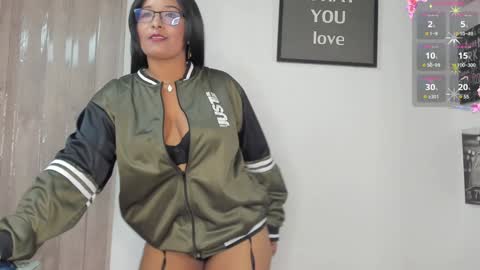 LINA SANCHEZ online show from January 27, 2:57 pm