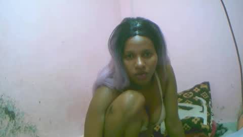 linah1123 online show from December 3, 7:27 pm