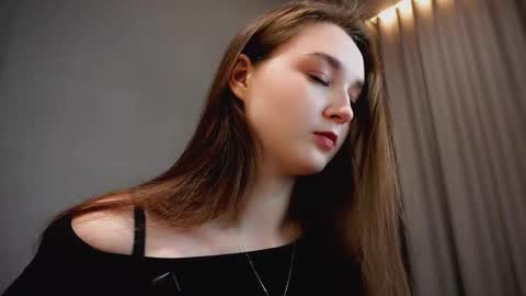 Lina online show from December 17, 6:45 pm