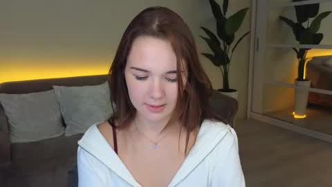 linda__robertz online show from September 12, 9:11 pm