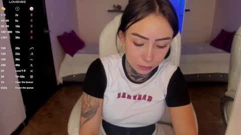 Lindaa maria  online show from October 16, 7:05 pm