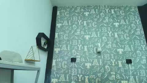  Lindsey  online show from December 22, 12:41 pm