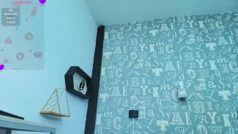  Lindsey  online show from November 5, 12:10 pm