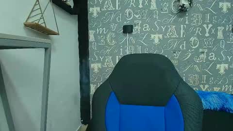  Lindsey  online show from September 27, 2:13 pm