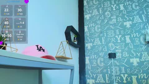  Lindsey  online show from November 9, 12:45 pm