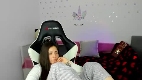 Tina online show from January 17, 6:15 pm