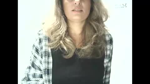 Snapshot of lionessmom chatting on October 17, 3:59 pm lionessmom online show from October 17, 3:59 pm