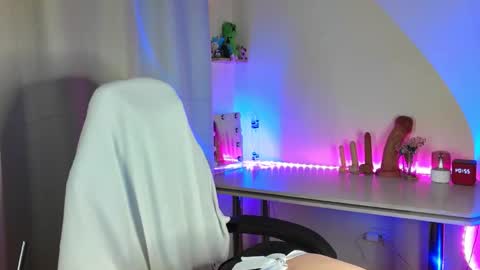 lirara online show from September 11, 7:03 pm