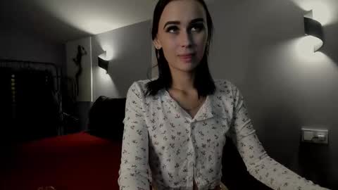 lisa__johnson online show from November 16, 5:35 pm