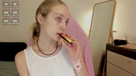 Lisa online show from December 8, 12:19 pm