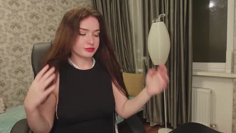 lisa_elfy online show from December 31, 7:40 pm