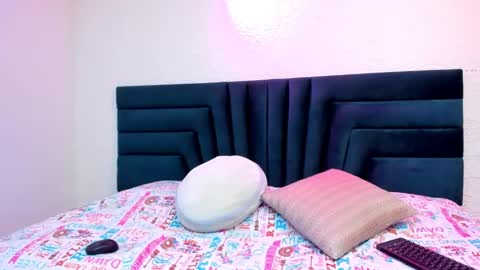 lisa white  online show from February 4, 9:20 pm