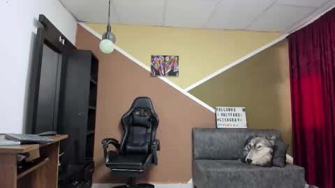 Lisa Gray Independent Model online show from February 16, 7:58 pm