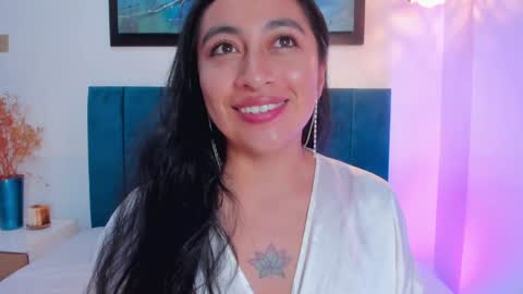 LisaHadwiin online show from February 6, 6:35 pm