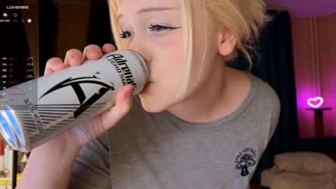 -Lisa- Help me to reach 100 thumbs up3 online show from September 20, 2:59 pm