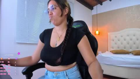 L I S S A  online show from March 12, 1:47 am