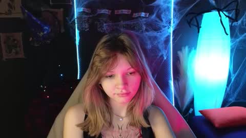 Snapshot of litabrom chatting on October 23, 2:06 am Lena online show from October 23, 2:06 am
