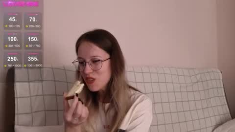 little_bliss online show from November 21, 12:12 am