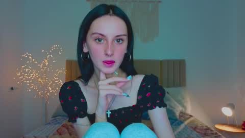 little_mollee online show from October 13, 9:50 pm