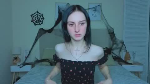 little_mollee online show from November 1, 9:30 pm