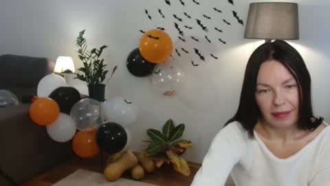 Nicole online show from October 26, 2:34 pm