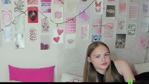 Snapshot of little_radiant_sun chatting on October 23, 8:09 am Kriss online show from October 23, 8:09 am