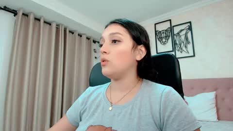 Sarahs Room online show from January 9, 1:32 am