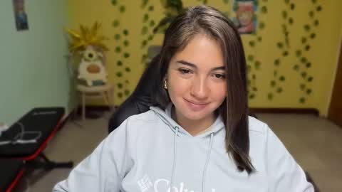 Mia  online show from February 20, 6:19 am