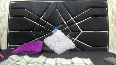 Snapshot of littlesussyy chatting on October 18, 12:30 pm Sussy  online show from October 18, 12:30 pm