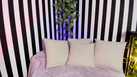 Liz  online show from October 20, 12:08 pm