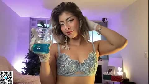 Lizeth online show from December 15, 10:15 pm