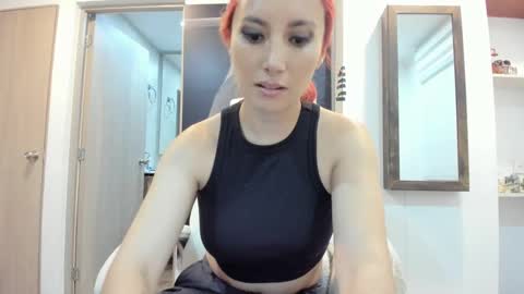 Snapshot of lizzdoux chatting on September 30, 2:50 am lizzdoux online show from September 30, 2:50 am