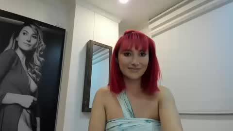 Snapshot of lizzdoux chatting on October 18, 2:25 am lizzdoux online show from October 18, 2:25 am