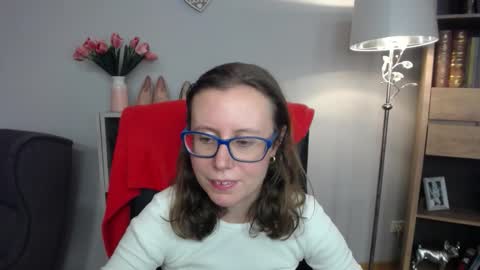 Lizzy online show from December 1, 5:33 am