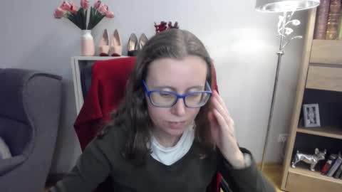 Lizzy online show from December 5, 6:35 am