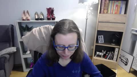 Lizzy online show from October 27, 5:25 am