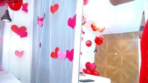 Lizzy hairy pussy online show from February 16, 3:05 pm