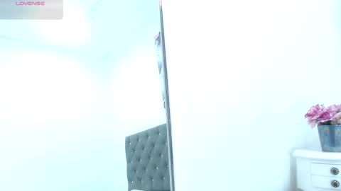 Lizzy hairy pussy online show from February 7, 8:42 pm