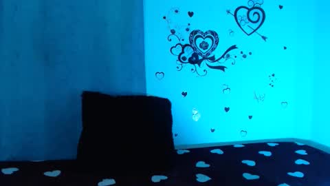 Elizabeth but call me Lizz  online show from February 13, 12:11 pm