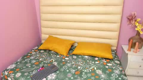 LizzySato online show from September 17, 9:35 pm