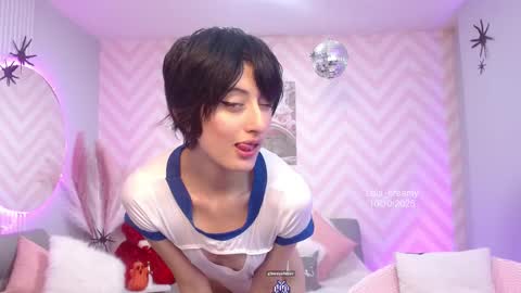 Lola online show from October 10, 2:55 pm