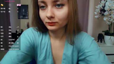 lolacorish online show from February 25, 11:20 am