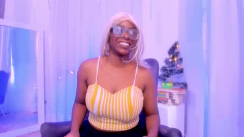 lola online show from December 15, 12:43 pm