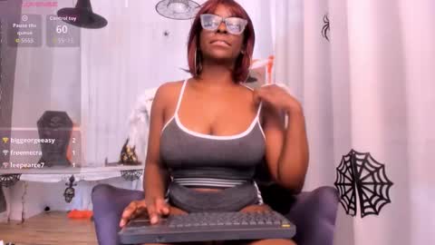 lola online show from November 7, 2:44 pm